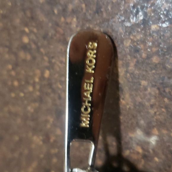 MICHAEL KORS Jet Set Zip Around Wristlet Wallet in Patent Black. - Picture 3 of 8